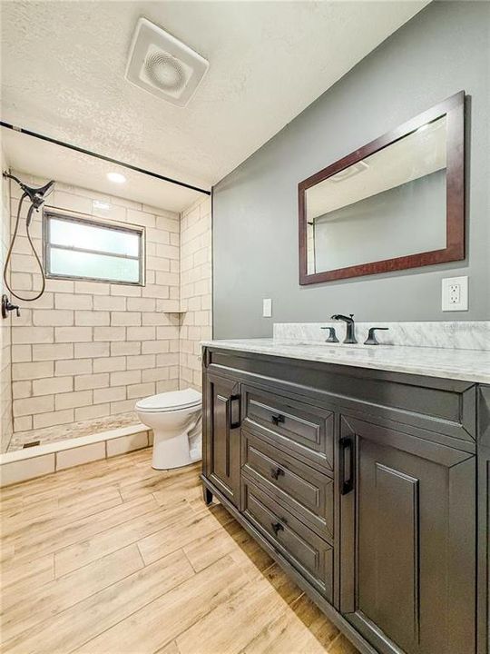 На продажу: $399,999 (3 спален, 2 ванн, 1400 Квадратных фут)