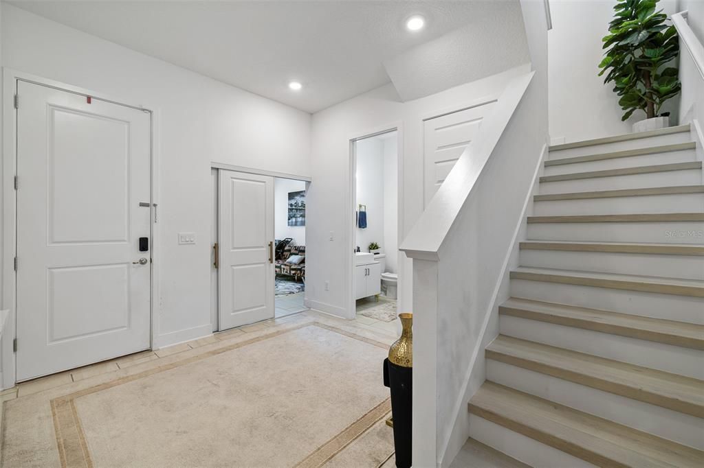 En Venta: $899,000 (4 camas, 3 baños, 3042 Pies cuadrados)