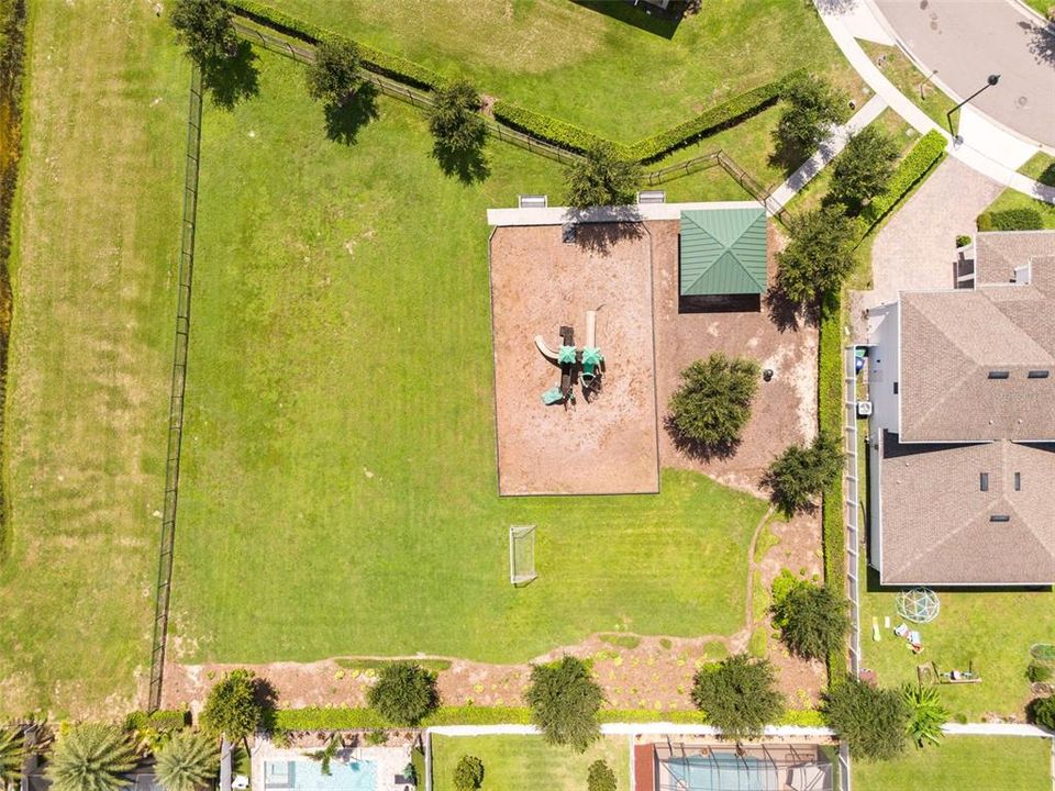 En Venta: $899,000 (4 camas, 3 baños, 3042 Pies cuadrados)