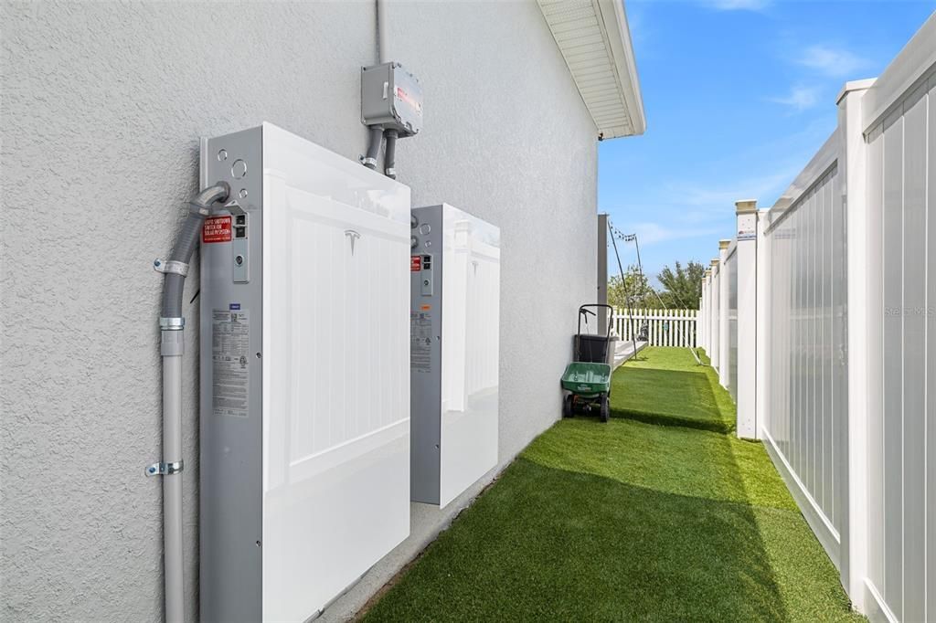 En Venta: $899,000 (4 camas, 3 baños, 3042 Pies cuadrados)