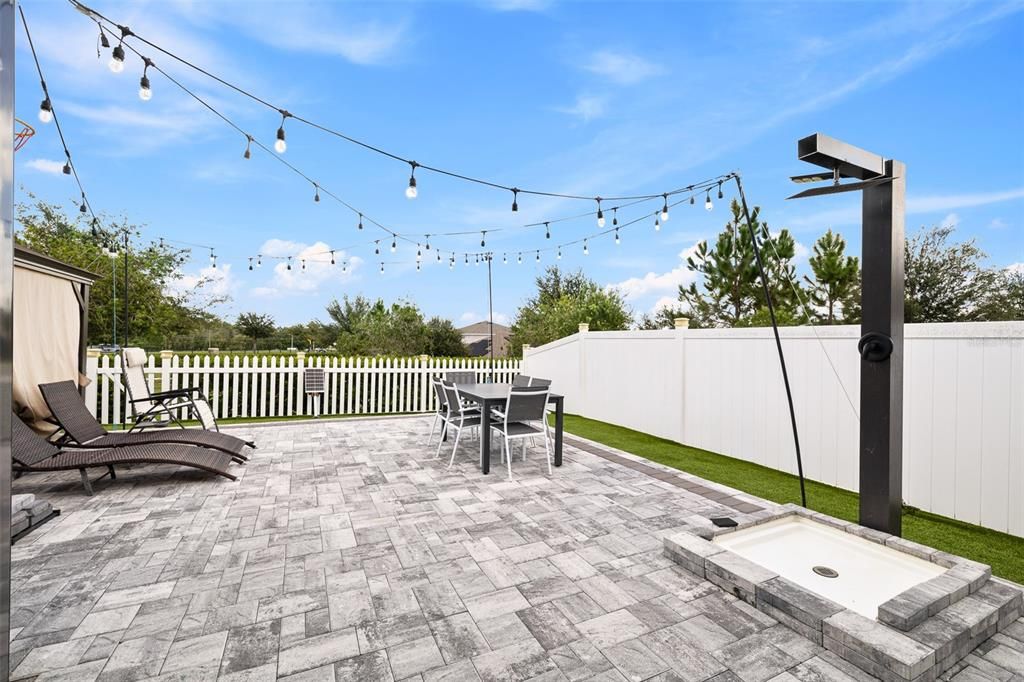 En Venta: $899,000 (4 camas, 3 baños, 3042 Pies cuadrados)