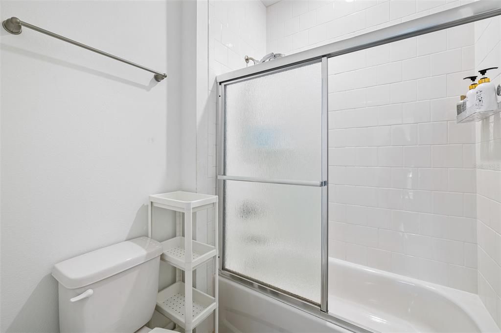 En Venta: $899,000 (4 camas, 3 baños, 3042 Pies cuadrados)