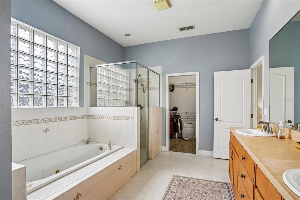 For Sale: $525,000 (4 beds, 3 baths, 2849 Square Feet)