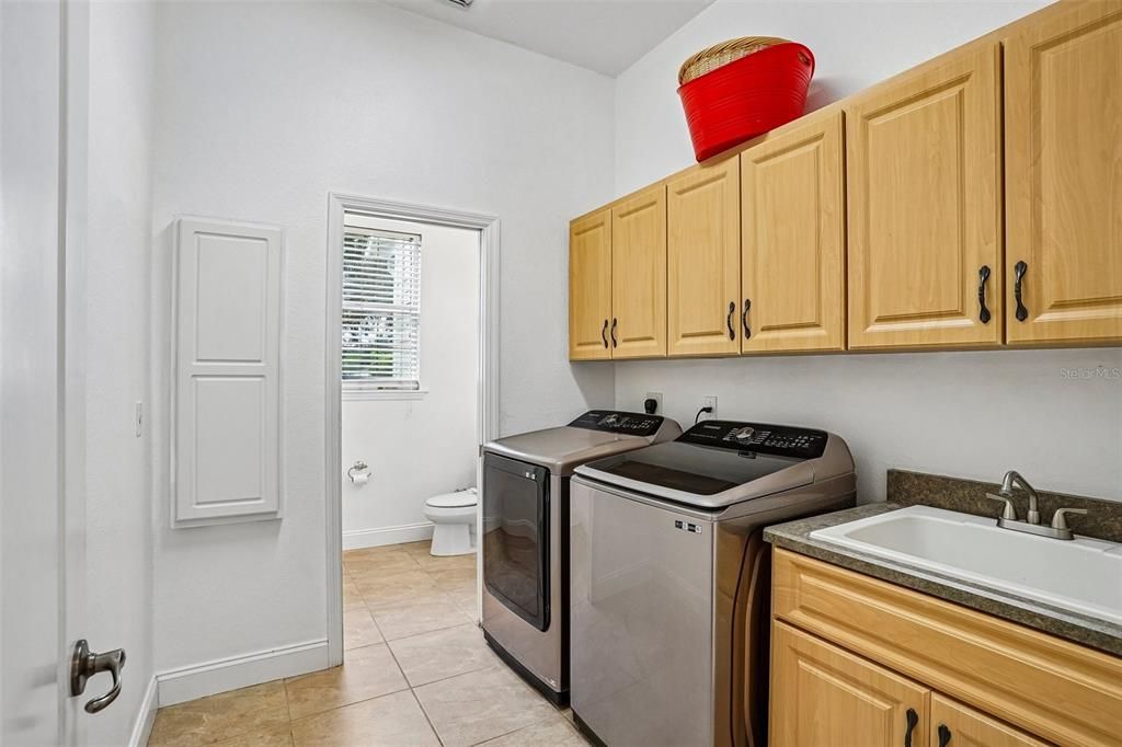 For Sale: $525,000 (4 beds, 3 baths, 2849 Square Feet)
