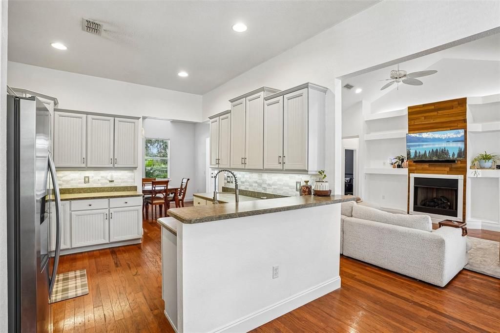 For Sale: $525,000 (4 beds, 3 baths, 2849 Square Feet)