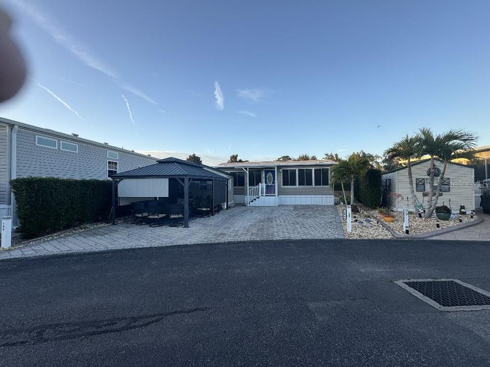 For Sale: $235,000 (1 beds, 1 baths, 495 Square Feet)