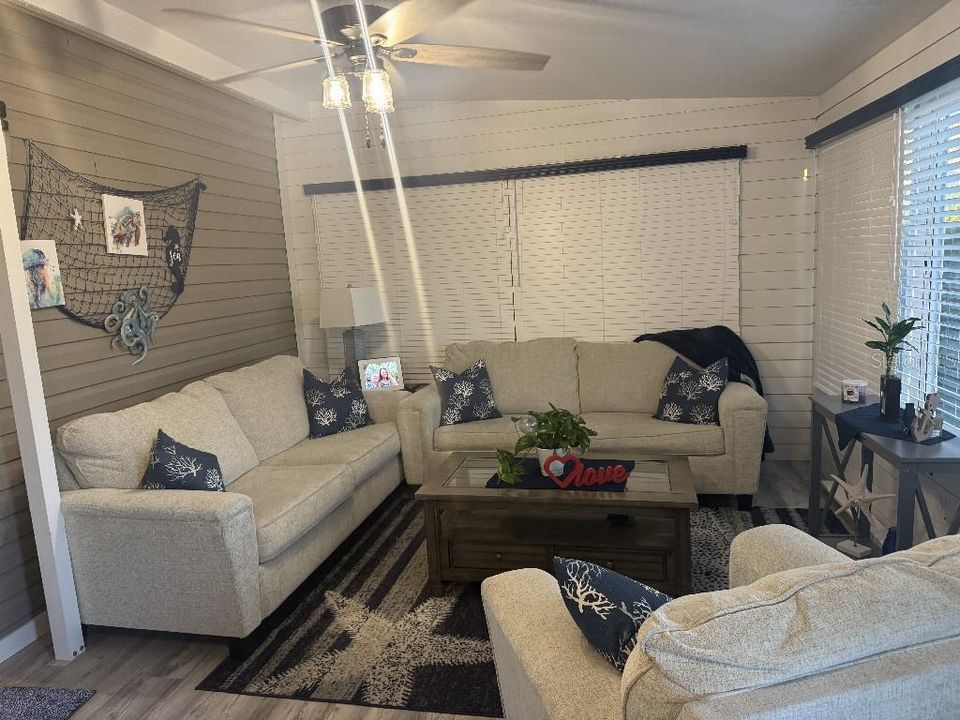 For Sale: $235,000 (1 beds, 1 baths, 495 Square Feet)