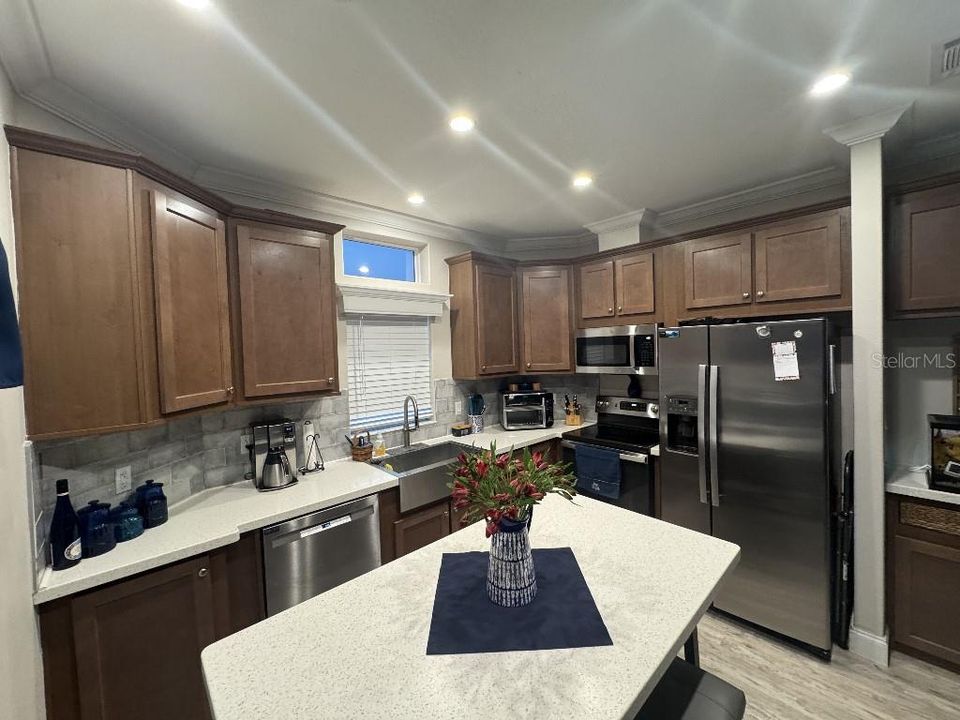 For Sale: $235,000 (1 beds, 1 baths, 495 Square Feet)