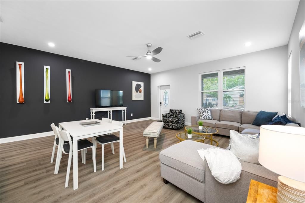 En Venta: $549,900 (3 camas, 2 baños, 1550 Pies cuadrados)