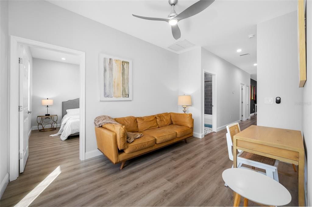 En Venta: $549,900 (3 camas, 2 baños, 1550 Pies cuadrados)