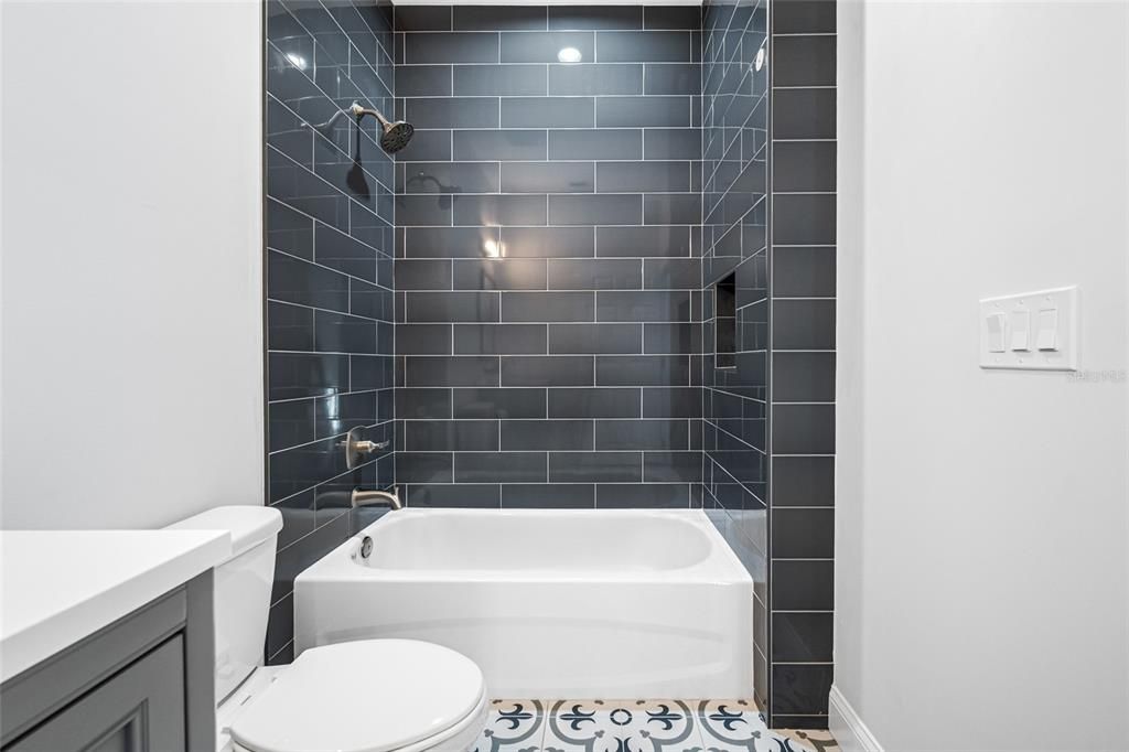 En Venta: $549,900 (3 camas, 2 baños, 1550 Pies cuadrados)