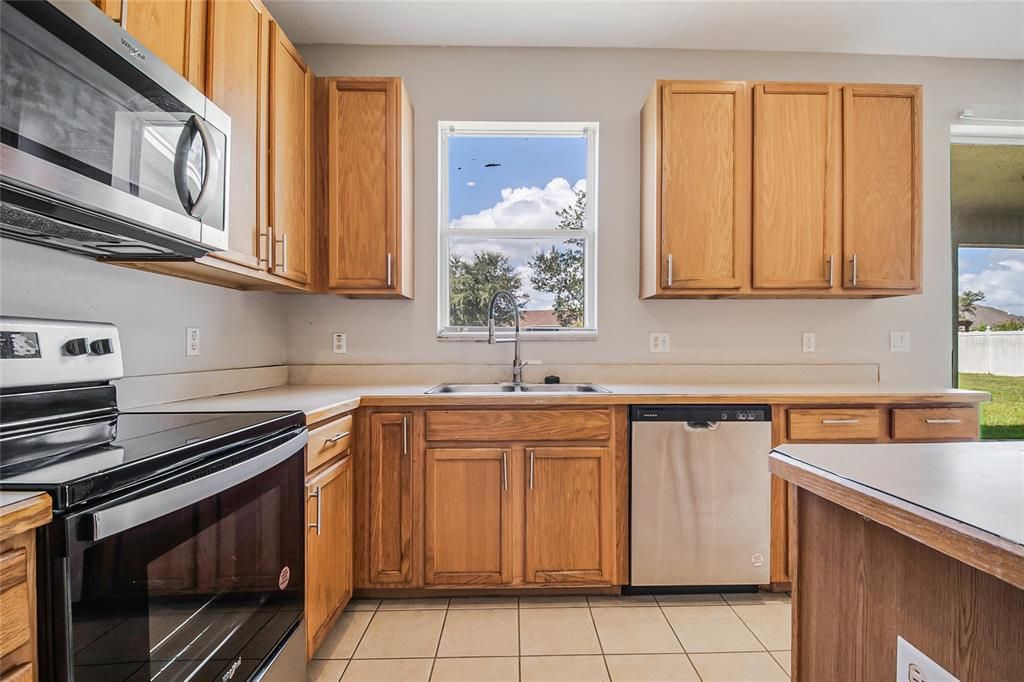 For Sale: $445,900 (5 beds, 3 baths, 3387 Square Feet)