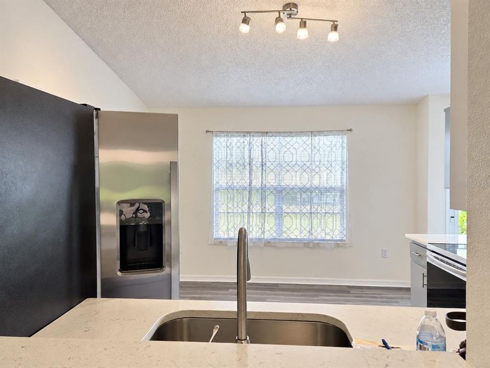 For Sale: $270,000 (3 beds, 2 baths, 1171 Square Feet)