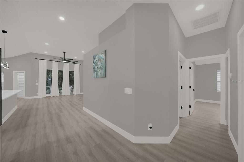 For Sale: $537,000 (2 beds, 2 baths, 1634 Square Feet)