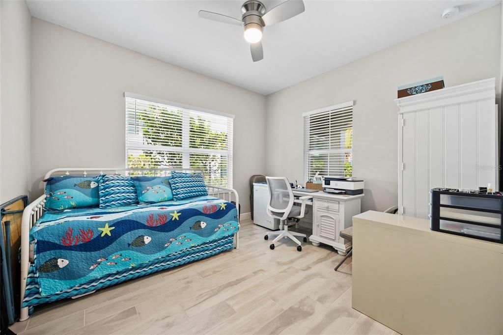 For Sale: $374,900 (2 beds, 2 baths, 1632 Square Feet)