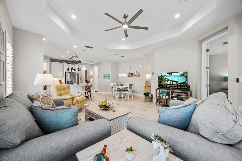 For Sale: $374,900 (2 beds, 2 baths, 1632 Square Feet)