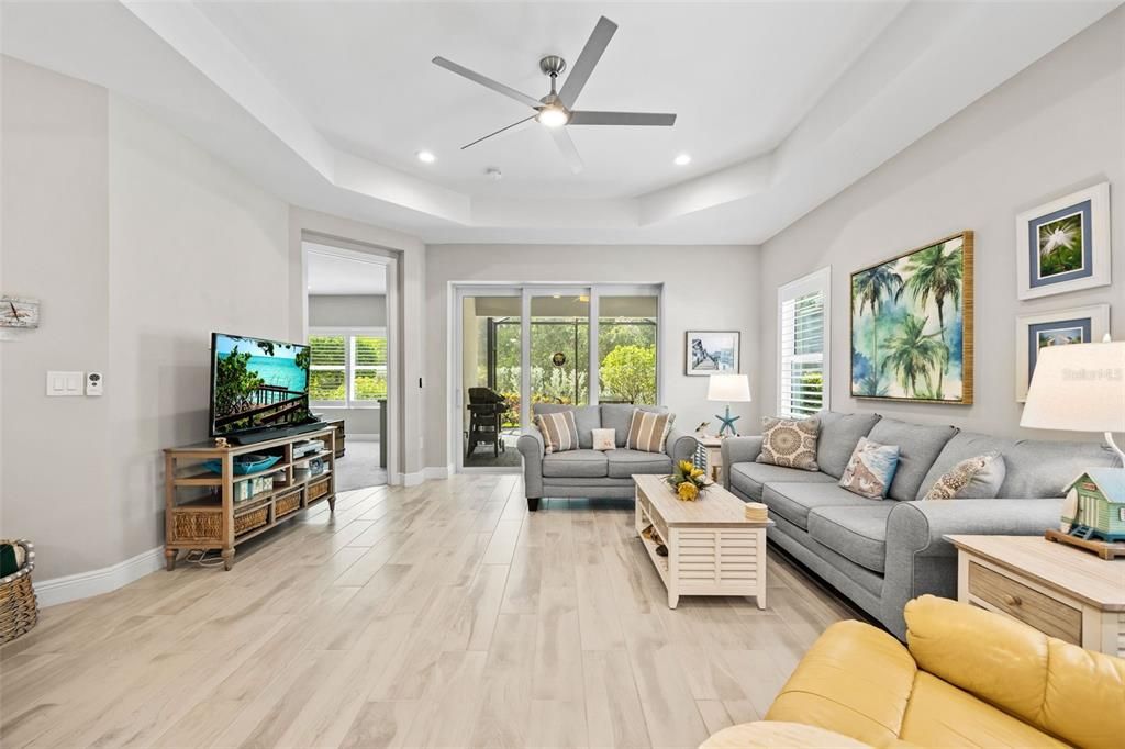For Sale: $374,900 (2 beds, 2 baths, 1632 Square Feet)