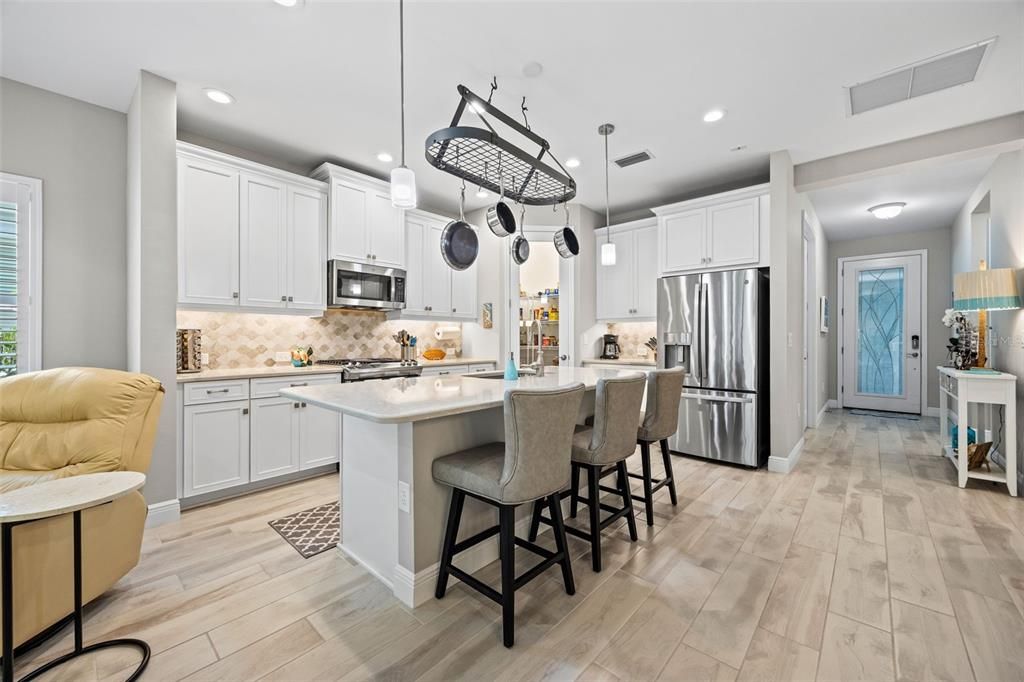 For Sale: $374,900 (2 beds, 2 baths, 1632 Square Feet)