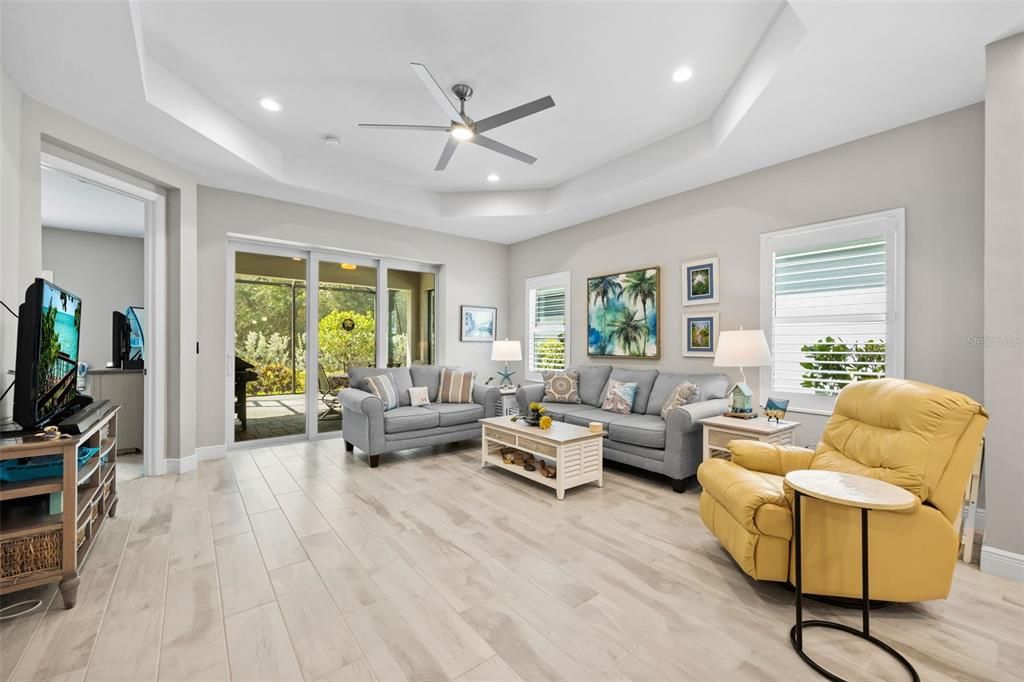 For Sale: $374,900 (2 beds, 2 baths, 1632 Square Feet)