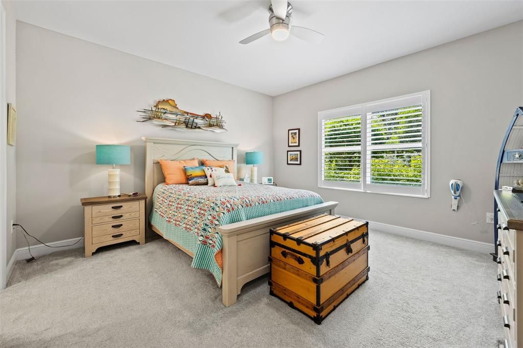 For Sale: $374,900 (2 beds, 2 baths, 1632 Square Feet)