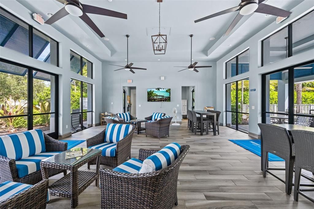 For Sale: $374,900 (2 beds, 2 baths, 1632 Square Feet)