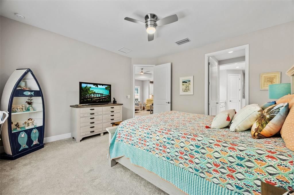For Sale: $374,900 (2 beds, 2 baths, 1632 Square Feet)