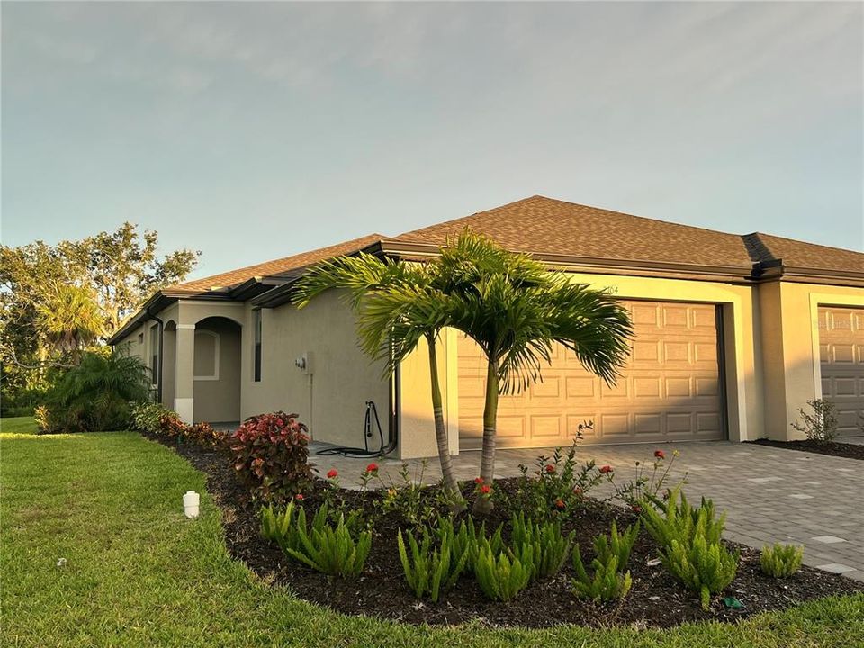 For Rent: $2,000 (2 beds, 2 baths, 1569 Square Feet)