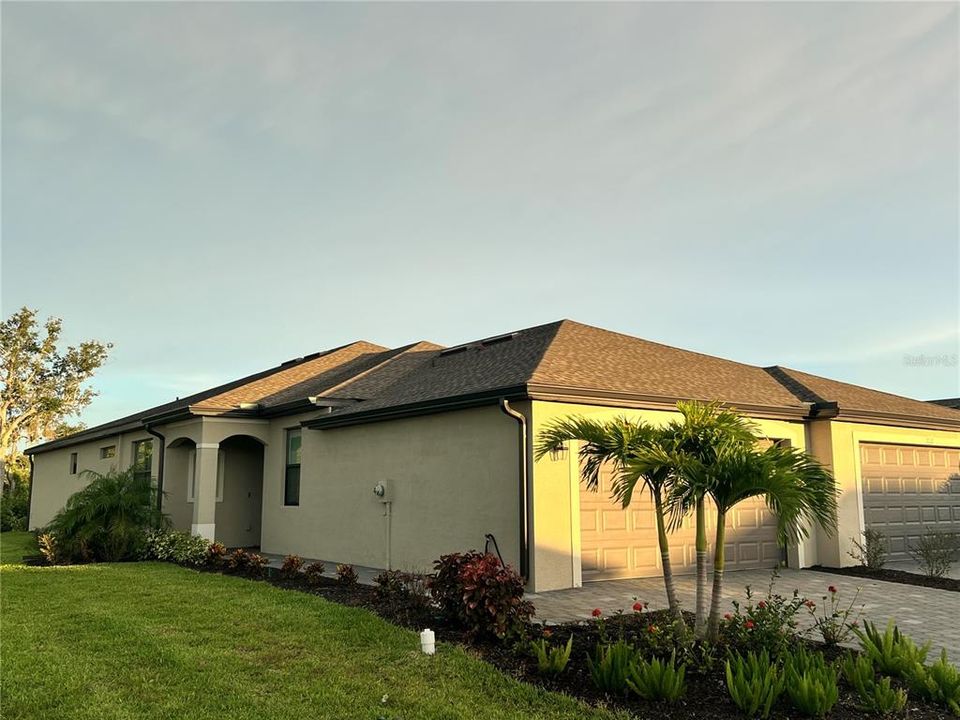 For Rent: $2,000 (2 beds, 2 baths, 1569 Square Feet)