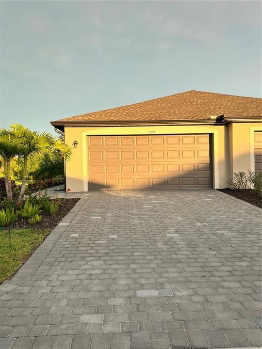 For Rent: $2,000 (2 beds, 2 baths, 1569 Square Feet)