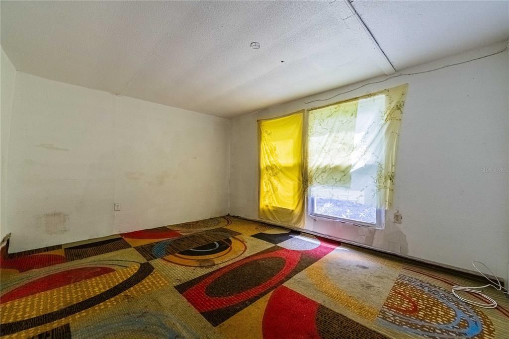 На продажу: $99,000 (2 спален, 1 ванн, 1440 Квадратных фут)