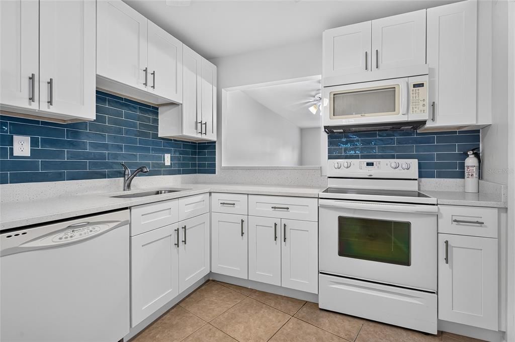 В аренду: $1,500 (1 спален, 1 ванн, 834 Квадратных фут)