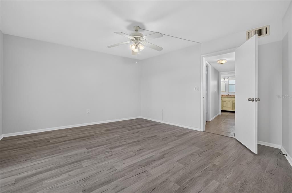 В аренду: $1,500 (1 спален, 1 ванн, 834 Квадратных фут)