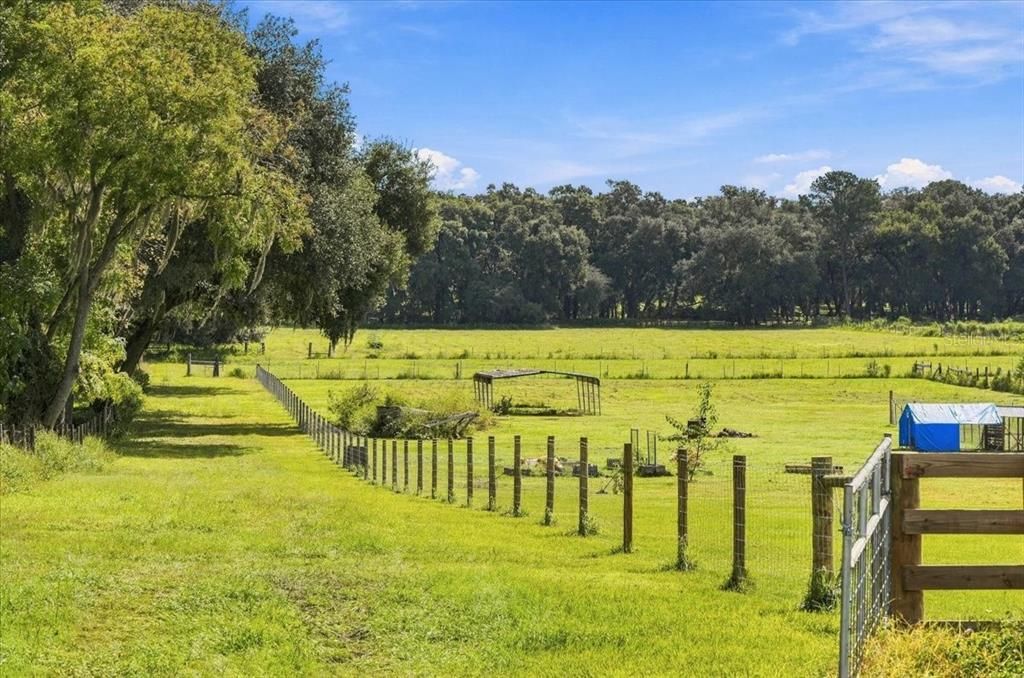 待售: $259,900 (4.96 acres)