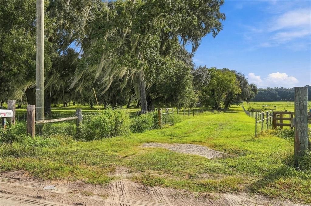 待售: $259,900 (4.96 acres)
