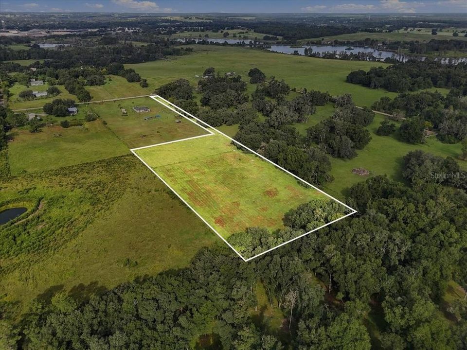 待售: $259,900 (4.96 acres)