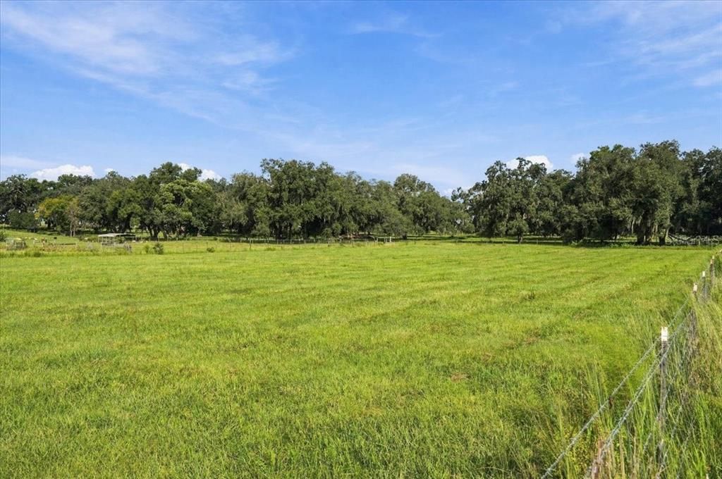 待售: $259,900 (4.96 acres)