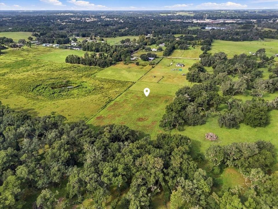 待售: $259,900 (4.96 acres)