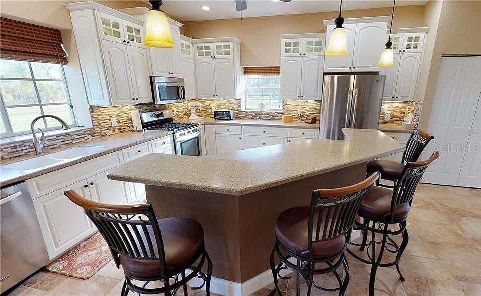 En Venta: $450,000 (5 camas, 0 baños, 3170 Pies cuadrados)