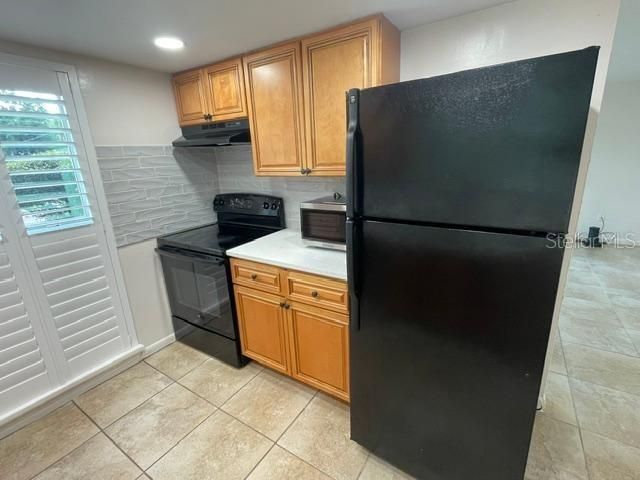 For Rent: $3,000 (3 beds, 1 baths, 1012 Square Feet)