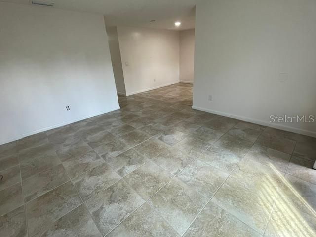 For Rent: $3,000 (3 beds, 1 baths, 1012 Square Feet)