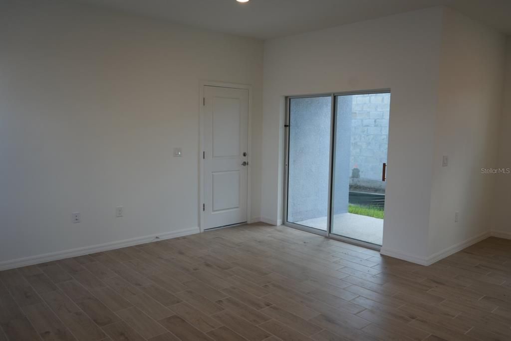 В аренду: $2,699 (4 спален, 3 ванн, 2198 Квадратных фут)