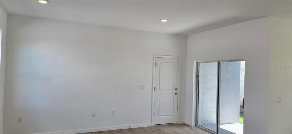 В аренду: $2,699 (4 спален, 3 ванн, 2198 Квадратных фут)