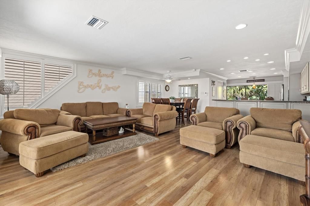 En Venta: $1,599,000 (3 camas, 3 baños, 2080 Pies cuadrados)