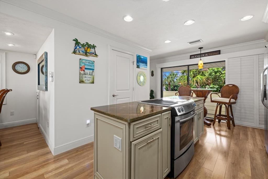 En Venta: $1,599,000 (3 camas, 3 baños, 2080 Pies cuadrados)