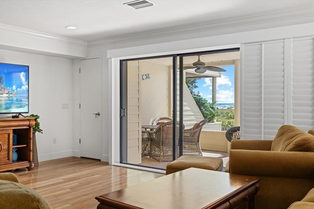 En Venta: $1,599,000 (3 camas, 3 baños, 2080 Pies cuadrados)