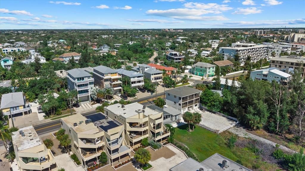 En Venta: $1,599,000 (3 camas, 3 baños, 2080 Pies cuadrados)
