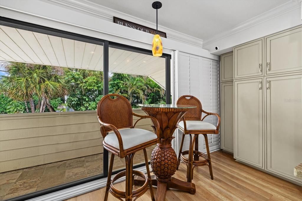 En Venta: $1,599,000 (3 camas, 3 baños, 2080 Pies cuadrados)
