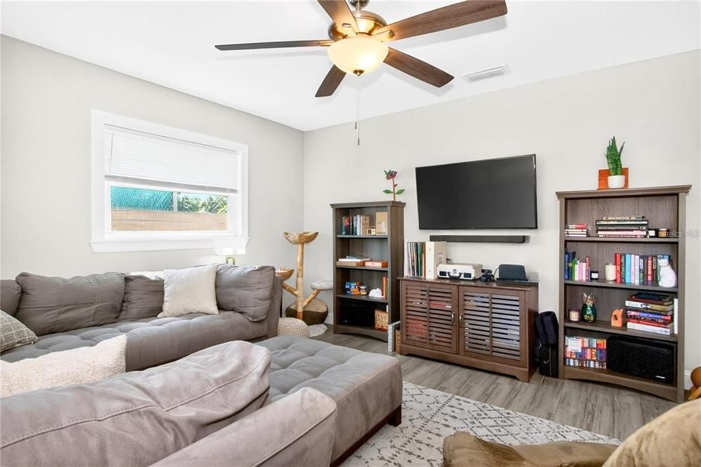 For Rent: $3,000 (3 beds, 2 baths, 1477 Square Feet)