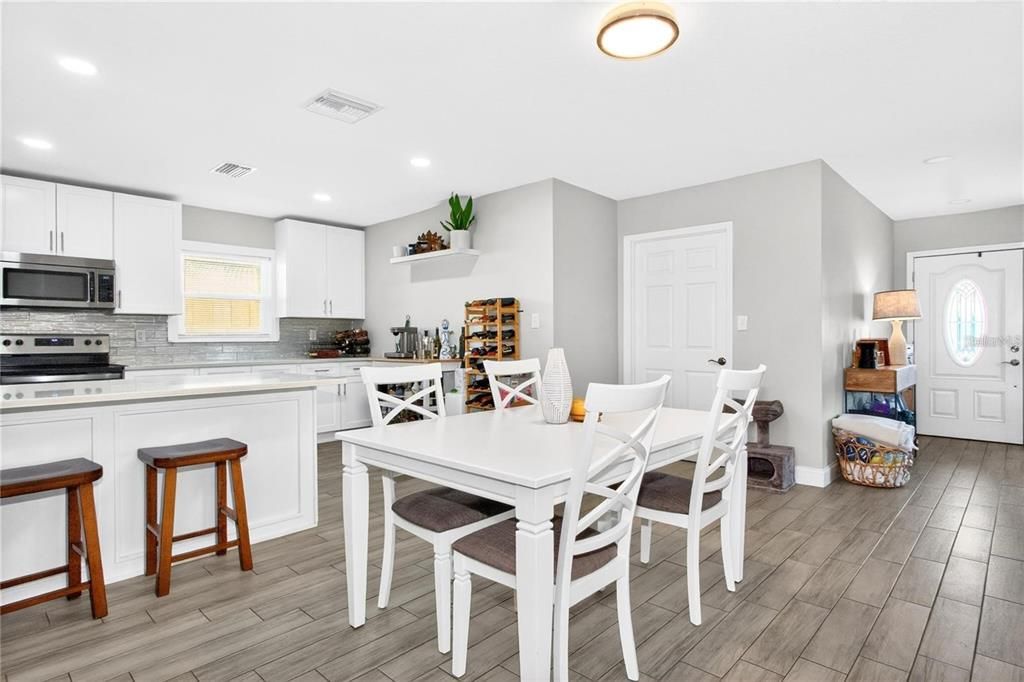 For Rent: $3,000 (3 beds, 2 baths, 1477 Square Feet)