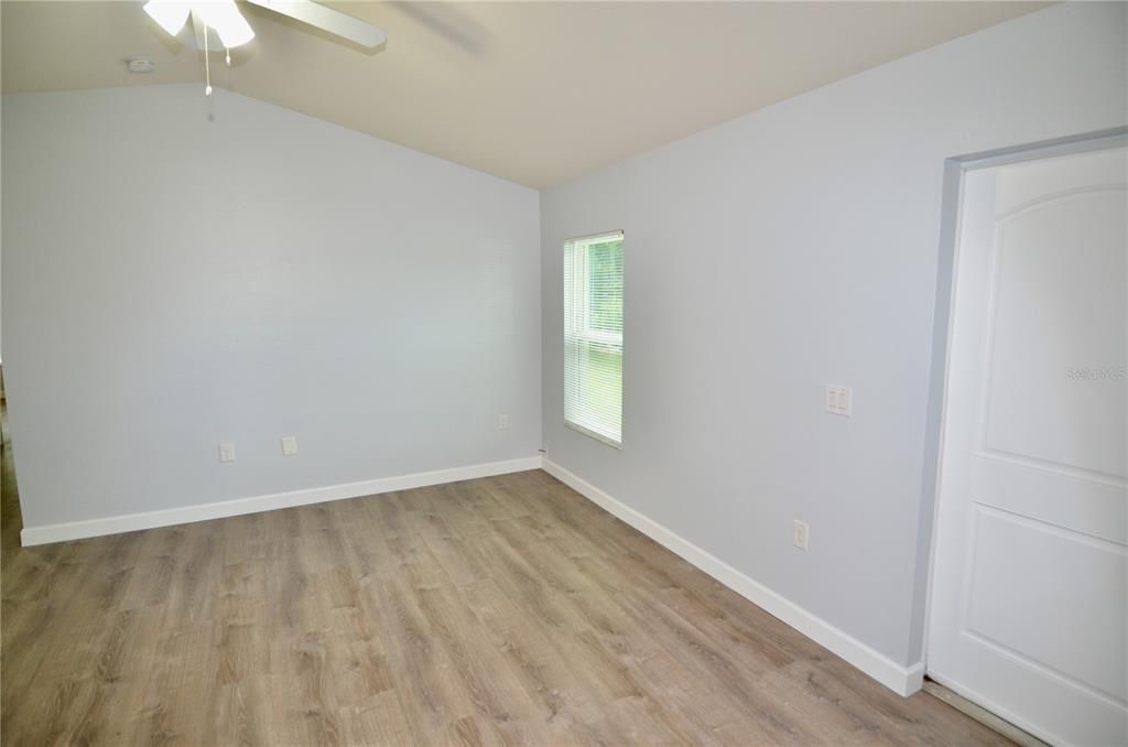 En Venta: $270,000 (3 camas, 2 baños, 1200 Pies cuadrados)